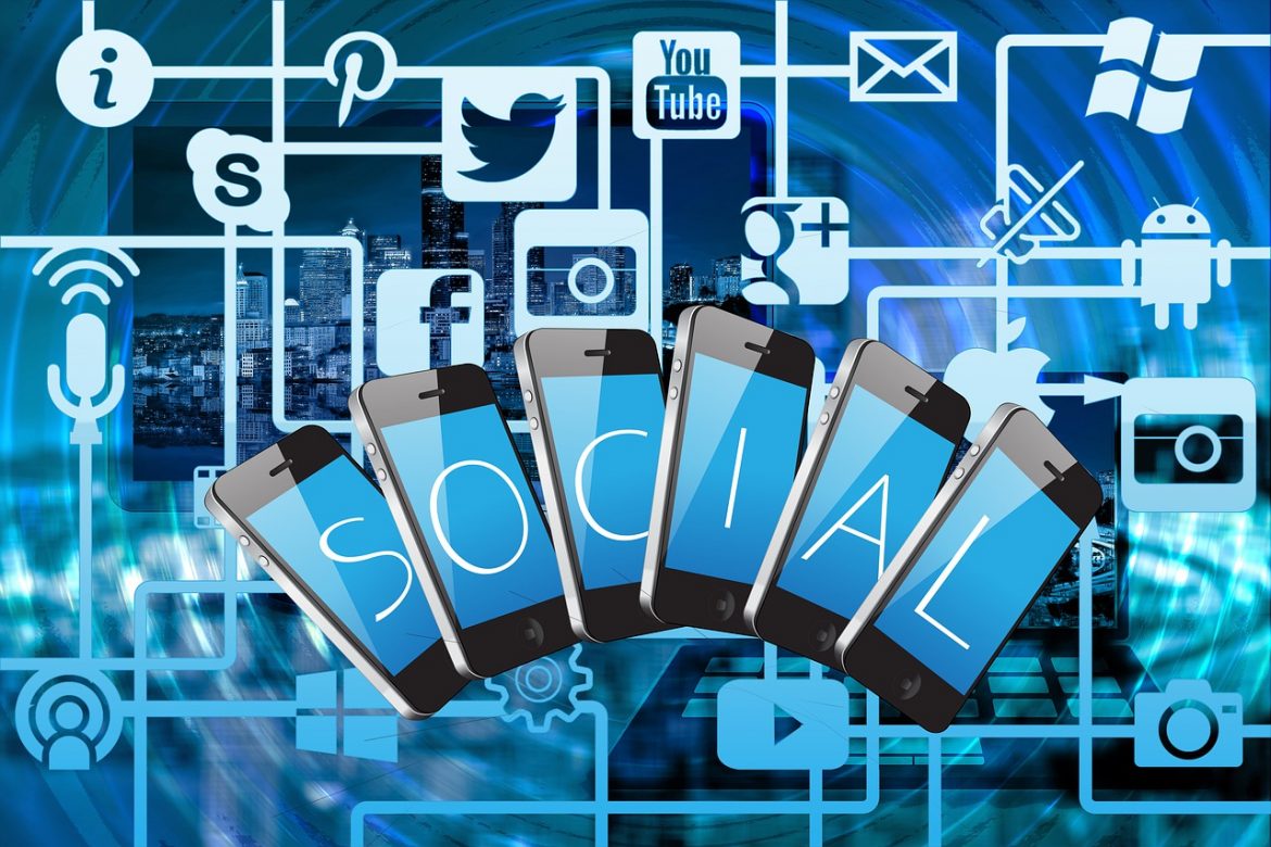 social_media_smartphone Social media apps on smartphones.